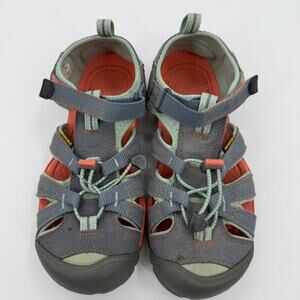 KEEN Big Kids Newport Sandal Size 4 Grey Adjustable Hiking Water Closed Toe Shoe